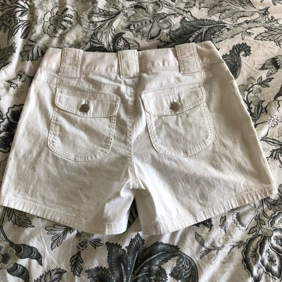🪻SPRING CLEARANCE🪻LIKE NEW White Denim Shorts - Picture 3 of 3